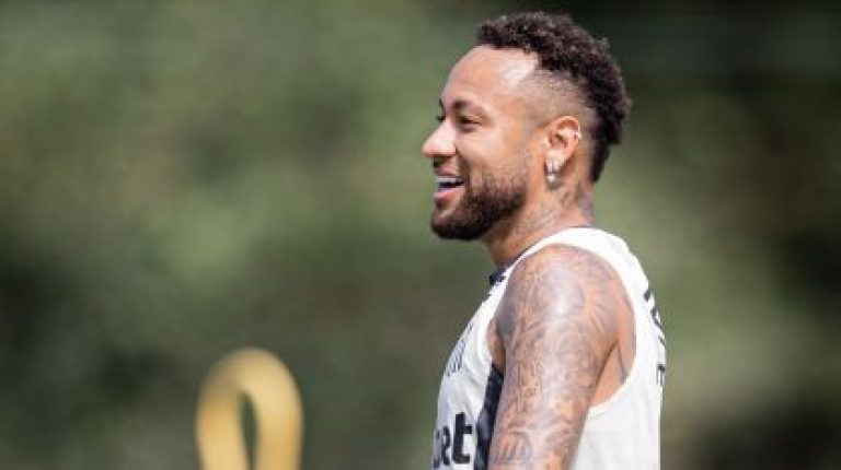 Santos busca recuperação no Brasileirão com Neymar titular contra Fluminense