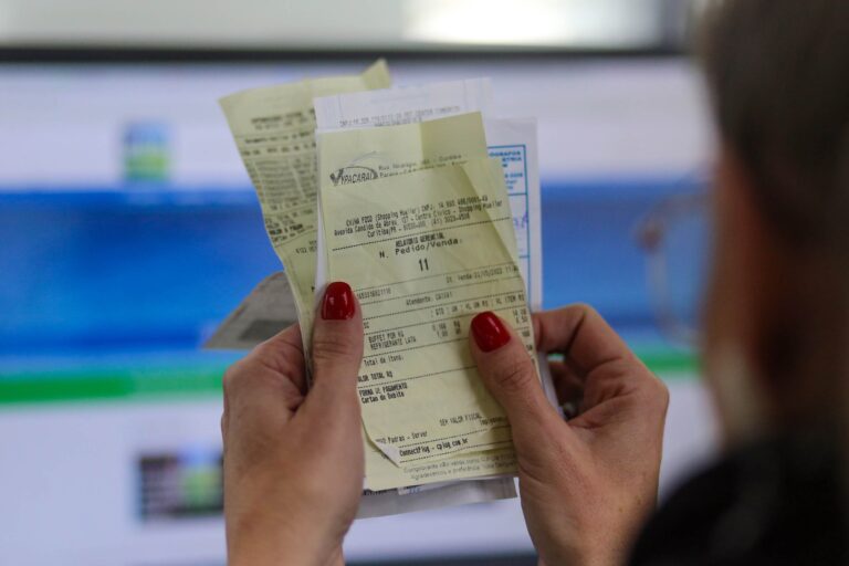 nota paraná premia cem pessoas com r$ 1 mil em 36 cidades