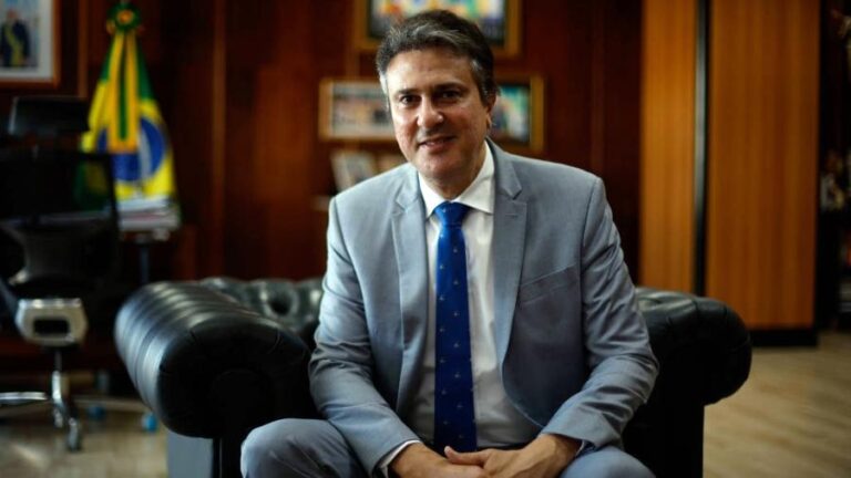 Ministro da Educação anuncia avanços para a volta às aulas no Brasil