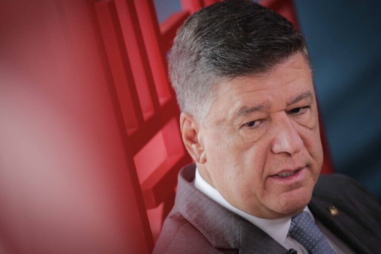 Senador Carlos Viana anuncia previsão para liberação de dados sobre Daniel Vorcaro