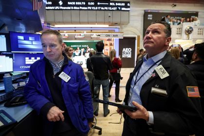 Wall Street sobe com dados de emprego nos EUA superando expectativas