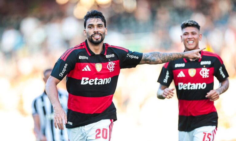 Flamengo vence Botafogo e confirma vaga nas semifinais do Carioca