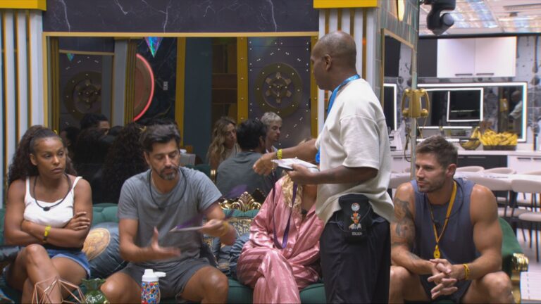 Edilson garante pontos extras no Cartola BBB ao atender ao Big Fone