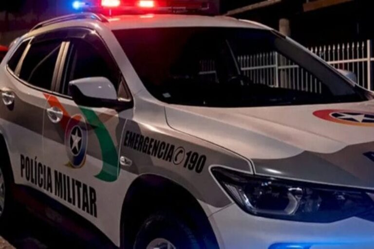 Dupla executa idoso e queima moto em fuga em Jaraguá do Sul