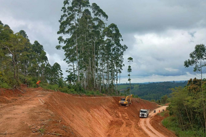 Interdição da pr-092 em Doutor Ulysses por risco de deslizamento