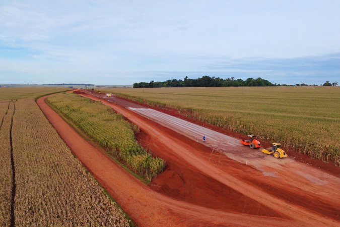 Pavimentação da pr-574 e pr-575 avança 15% entre Cafelândia e Tupãssi