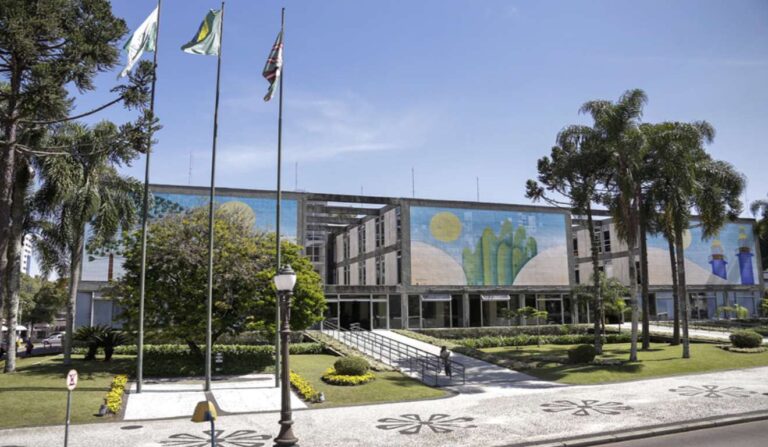 Curitiba nomeia Paulo Afonso Schmidt para secretária municipal de Educação após denúncia