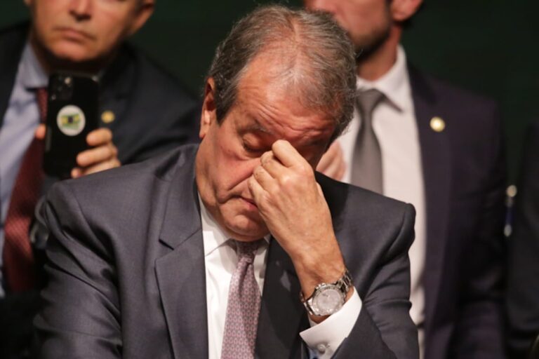 Valdemar Costa Neto questiona apoio a Caroline de Toni para o Senado em Santa Catarina