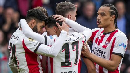 PSV conquista tricampeonato holandês com falha do Feyenoord