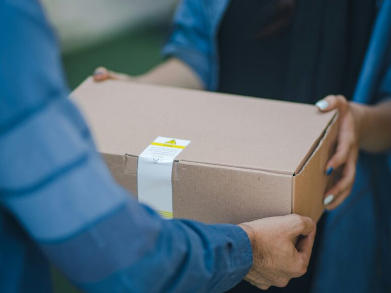 Fim da taxa das blusinhas não elimina o icms nas compras internacionais