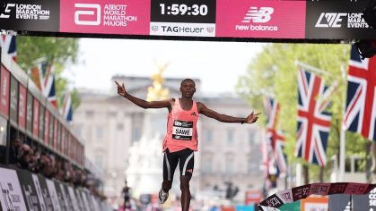 Sabastian Sawe quebra a barreira das duas horas na maratona de Londres