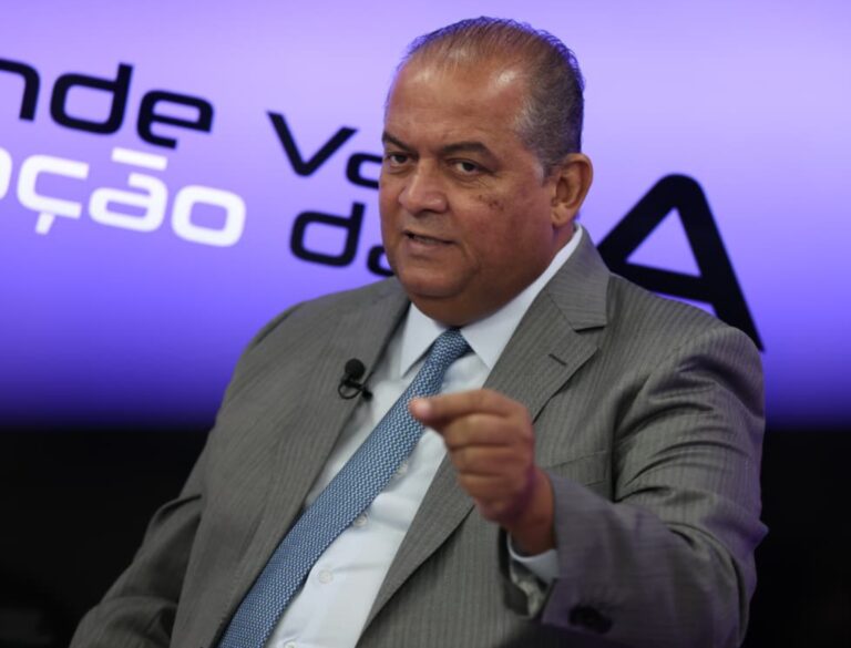 Senador Eduardo Gomes alerta para desafios do direito autoral na regulação da IA