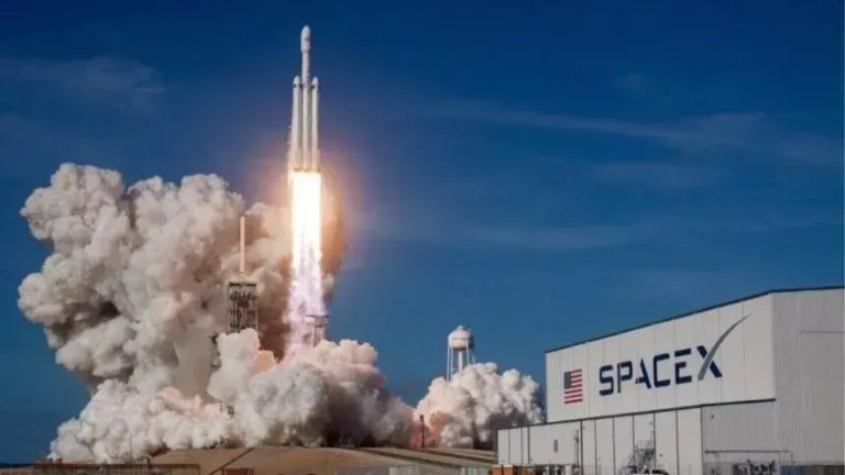 Corrida espacial entre Blue Origin e SpaceX marca novo capítulo em 2026
