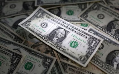 dólar recua com expectativa pela fala de Gabriel Galípolo e dados dos EUA