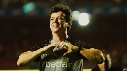 Fernando Diniz avança para assumir comando técnico do Corinthians