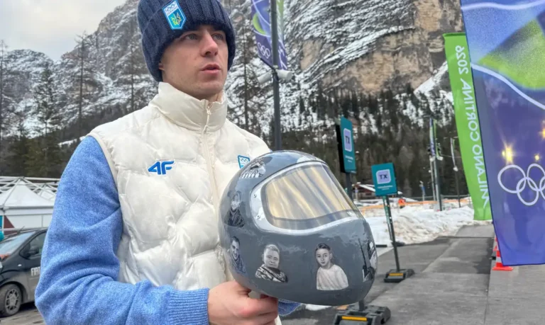 COI restringe capacete de Vladyslav Heraskevych em homenagem às vítimas da guerra