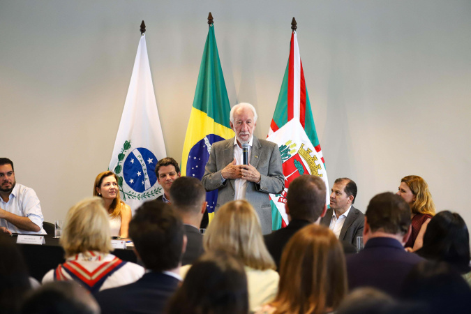 Natal de Curitiba cresce 35% com apoio do governo estadual em 2025
