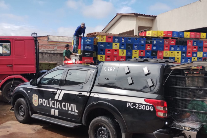 PCPR descarta 400 engradados de cervejas falsificadas em Curitiba