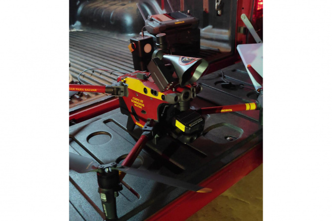 Drones e cães auxiliam corpo de bombeiros em busca de idoso desaparecido em Cianorte