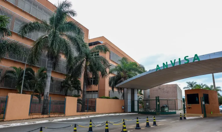 Anvisa alerta para risco de danos ao fígado com suplementos de cúrcuma