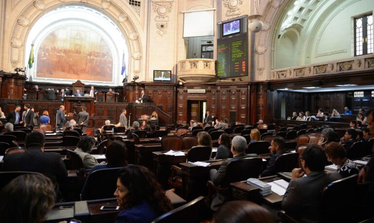 Recontagem de votos altera cenário político na Assembleia Legislativa do Rio de Janeiro