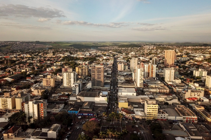 Número de novas empresas no Paraná cresce 15% em fevereiro de 2026