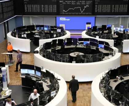 Europa adota horário de verão no domingo e bolsas ajustam horários