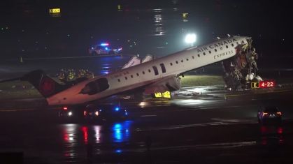Colisão em aeroporto de Nova York provoca mortes de piloto e copiloto