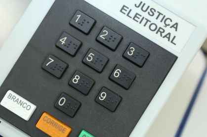 Janela partidária inicia com impacto nas estratégias eleitorais de 2026