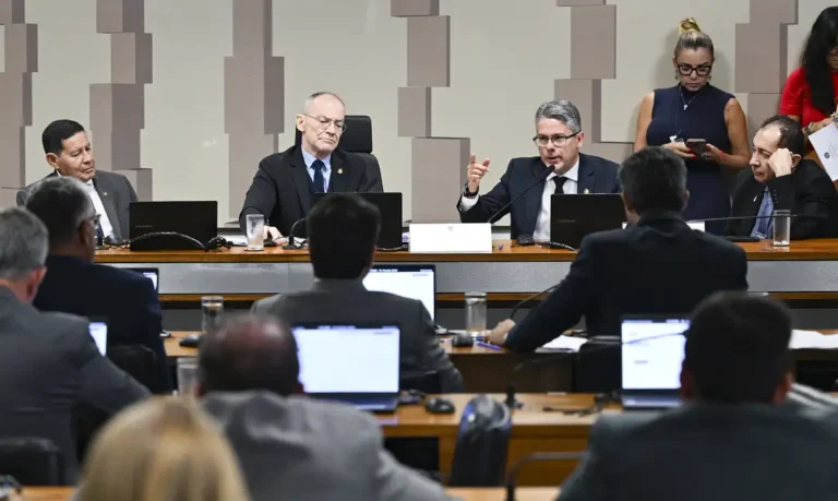 Cpi do crime aprova aprofundamento das investigações sobre Banco Master