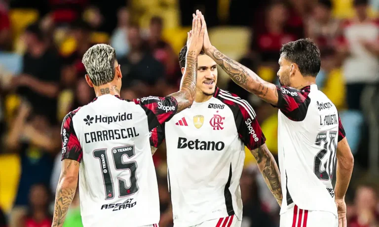 Flamengo goleia Madureira e garante vaga na final do Campeonato Carioca