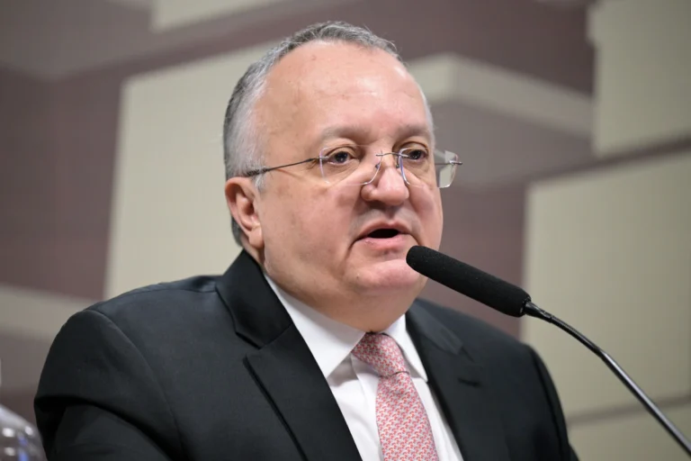 Ex-governador revela repasse de R$ 755 milhões do Mato Grosso ao Banco Master