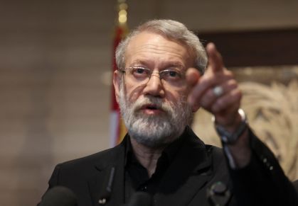 Chefe da segurança do Irã alerta Donald Trump em meio a tensão na guerra