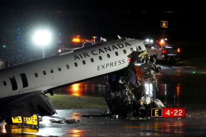 Polícia fecha acesso ao aeroporto LaGuardia após acidente fatal