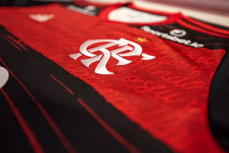 Flamengo sofre penalidade por acumular funções em ex-auxiliar de campo