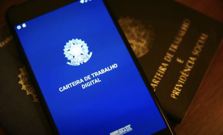 Saldo líquido de março no Caged supera expectativas com 228 mil vagas