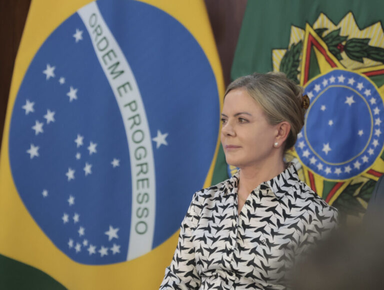 Gleisi Hoffmann critica atos de bolsonaristas no 1º de março