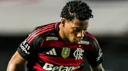 Gonzalo Plata supera polêmicas no Flamengo ao focar na seleção do Equador