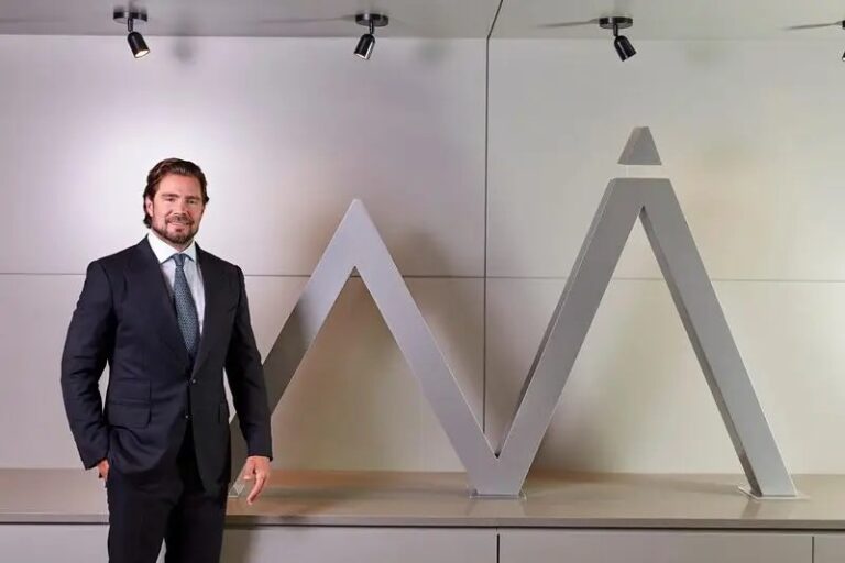 Envelope pardo apreendido com Daniel Vorcaro intensifica investigações políticas