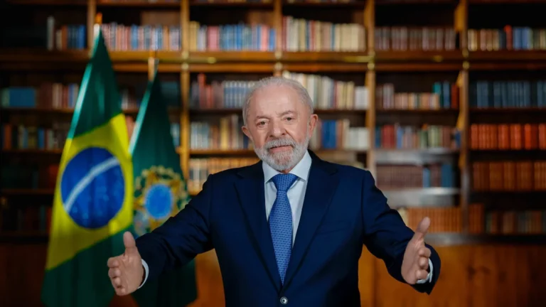 Lula destaca medidas contra violência e avanços sociais na véspera do Dia da Mulher