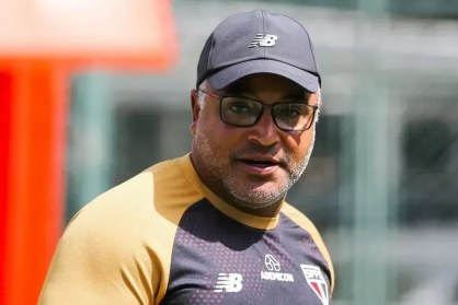 Roger Machado admite ajustar comunicação com torcida do São Paulo