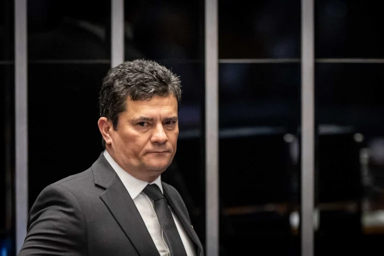 Sergio Moro defende prisão domiciliar para Jair Bolsonaro após filiação ao PL