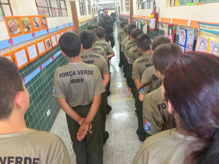 Polícia ambiental promove educação sustentável com alunos em Ponta Grossa