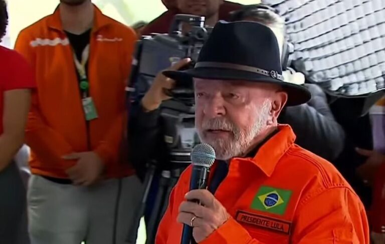 Lula anuncia reforço na fiscalização para conter lucro abusivo sobre combustíveis