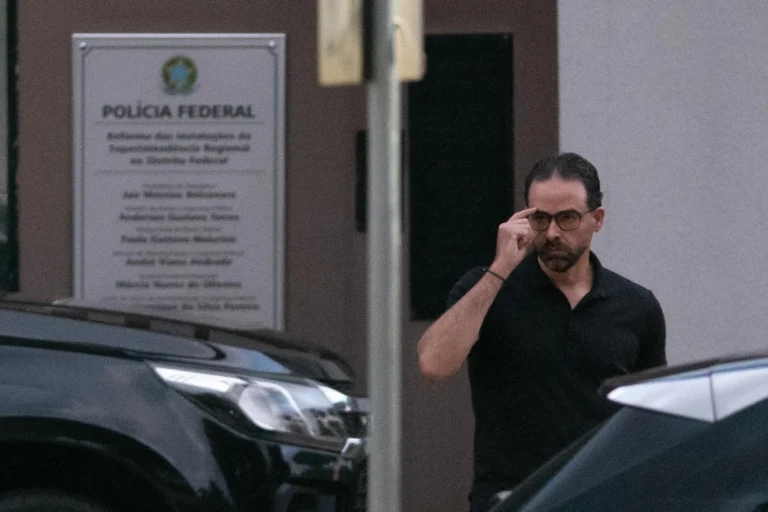 Advogado visita Daniel Vorcaro na Superintendência da Polícia Federal pelo terceiro dia consecutivo