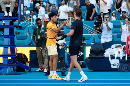 Alcaraz sofre eliminação precoce no Miami Open e gera pressão para João Fonseca