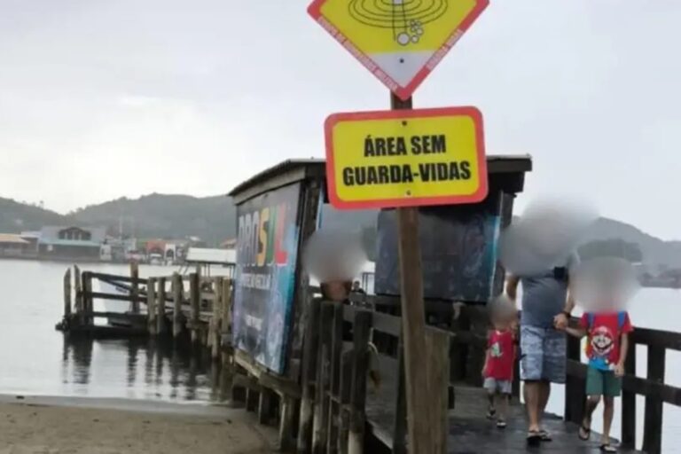 Bombeiro aposentado evita afogamento de família em praia de Laguna