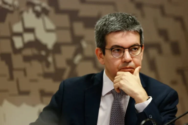 Randolfe cobra ministros do STF para negar prisão domiciliar a Vorcaro