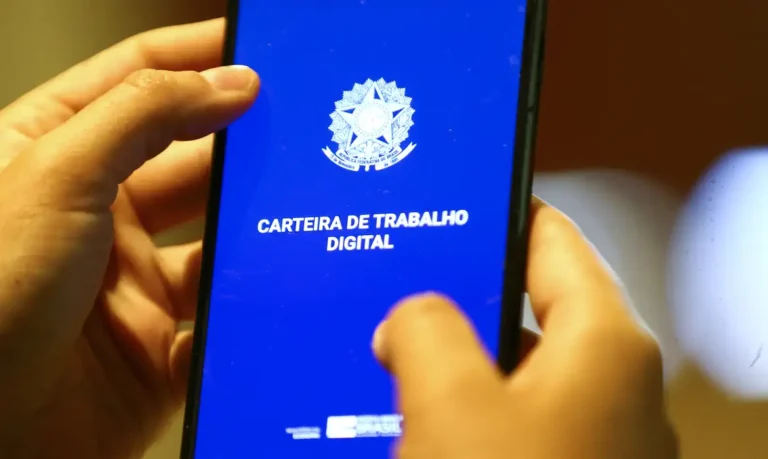 Desemprego se mantém em 5,4% no trimestre até janeiro de 2026