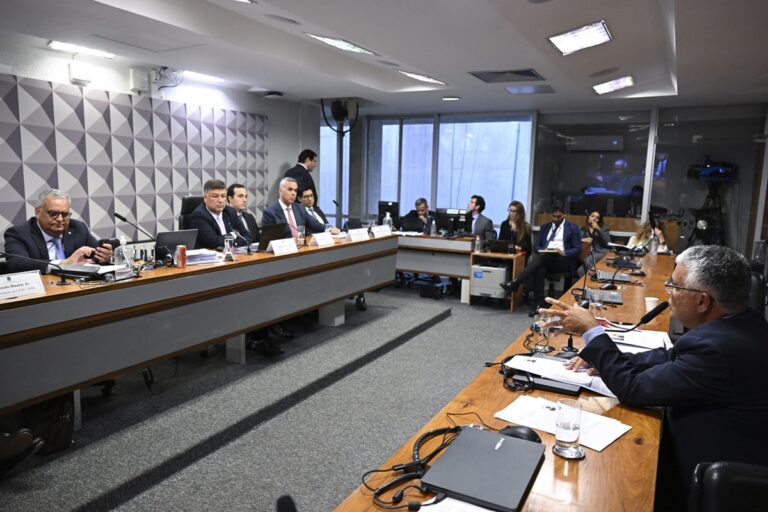 cpis adotam ofensivas para desgastar opositores em ano eleitoral